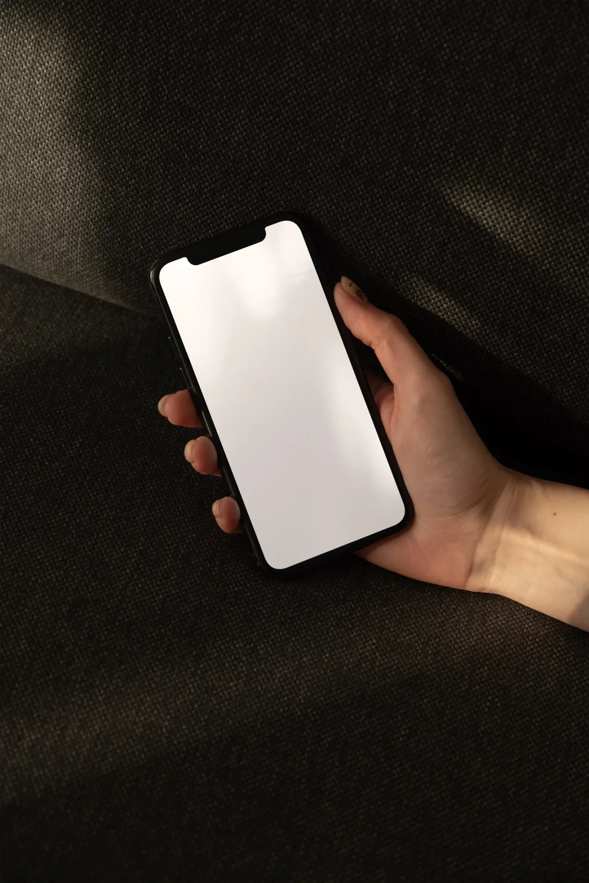 iPhone Mockup S006-012 screenshot 1