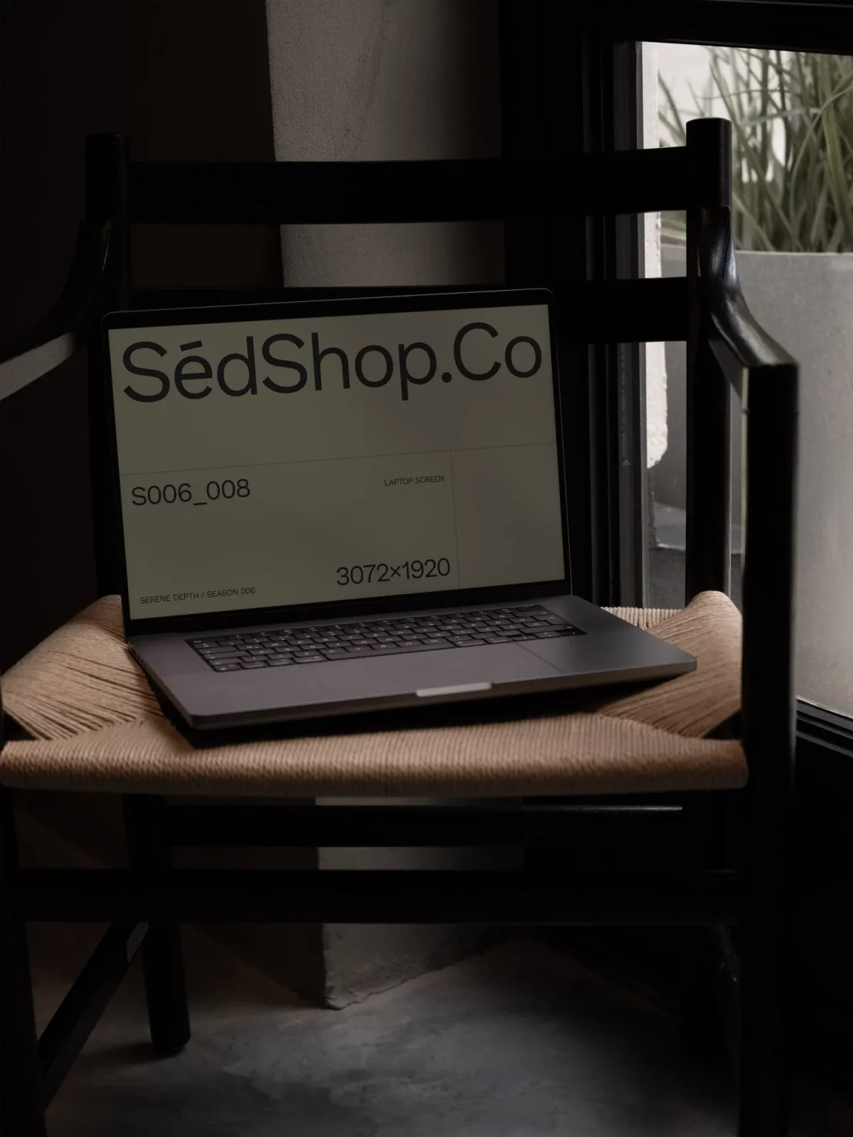 Macbook Pro Mockup S006-008 preview